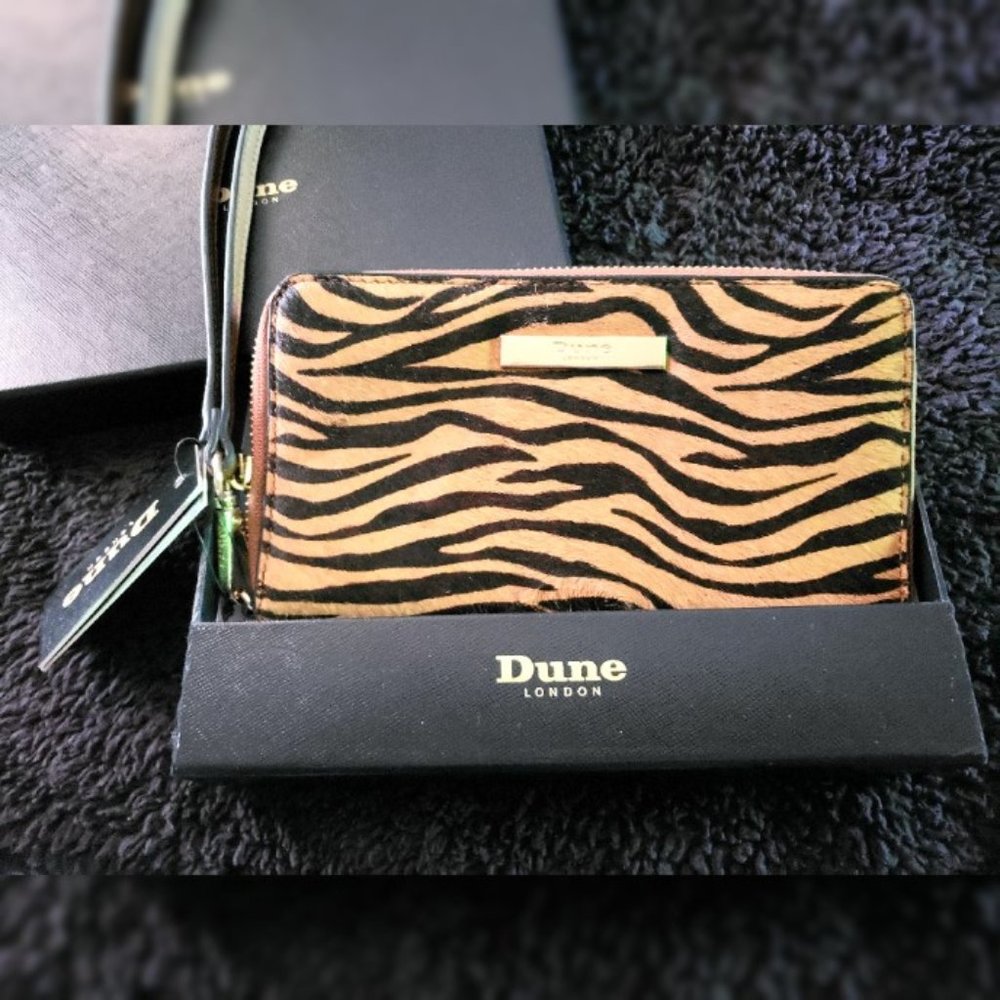 New Dune Wristlet